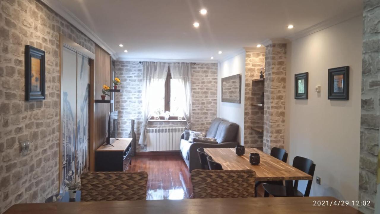 Apartamento Con Terraza Al Puente Romano Onís Exteriör bild