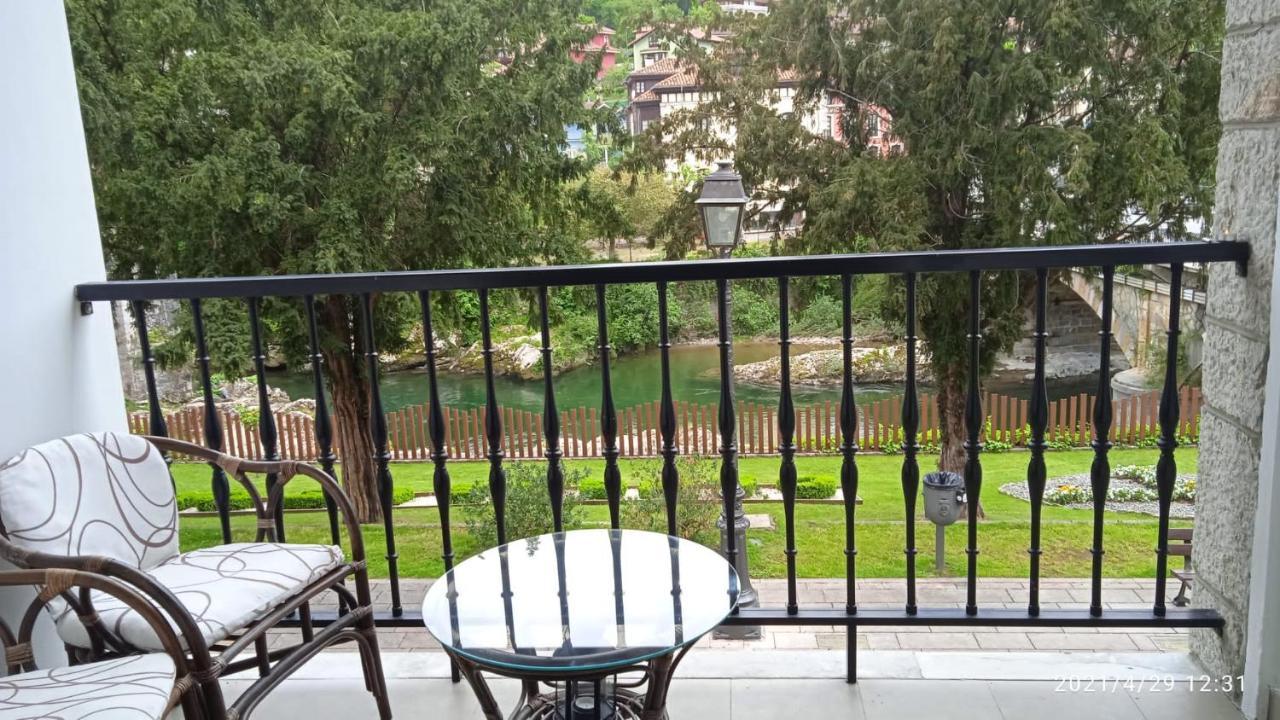 Apartamento Con Terraza Al Puente Romano Onís Exteriör bild