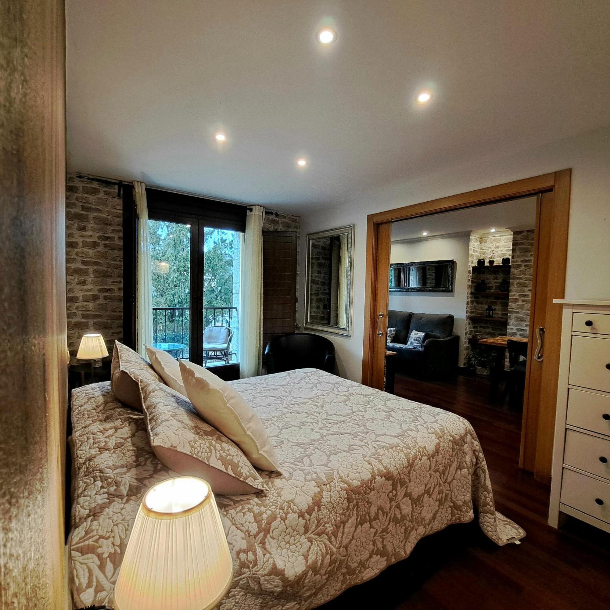 Apartamento Con Terraza Al Puente Romano Onís Exteriör bild