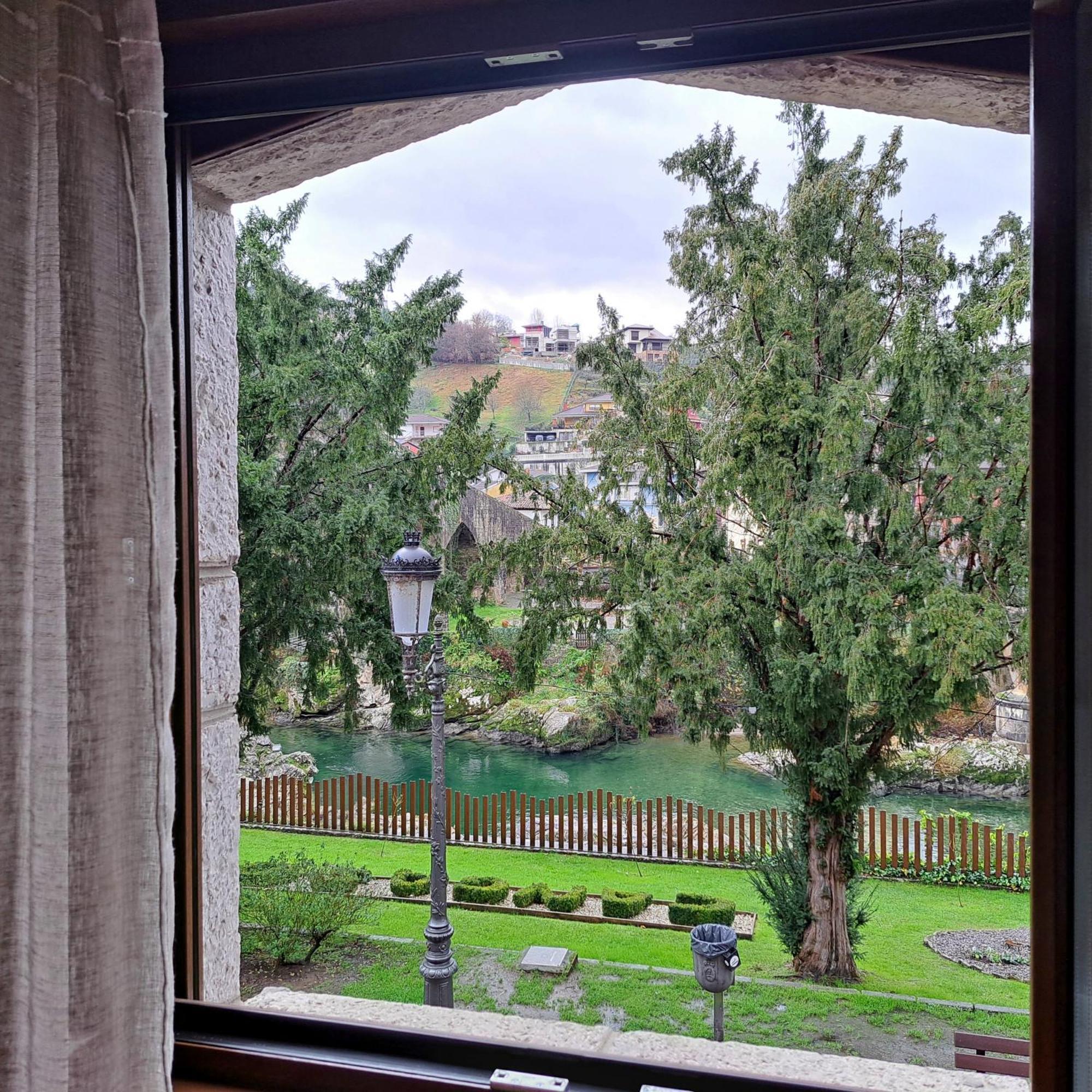 Apartamento Con Terraza Al Puente Romano Onís Exteriör bild